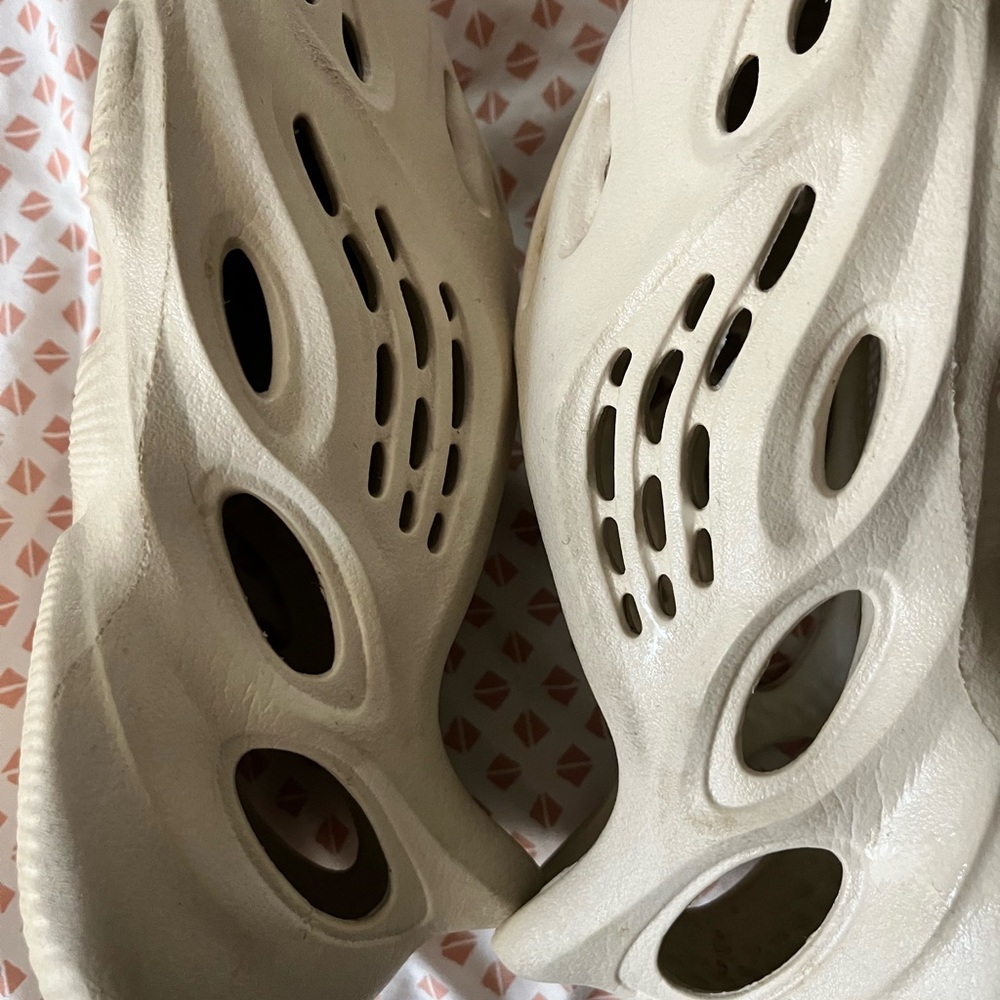 Yezzys!! Foam Runner!!Good Condition! Color - Sand - image 5